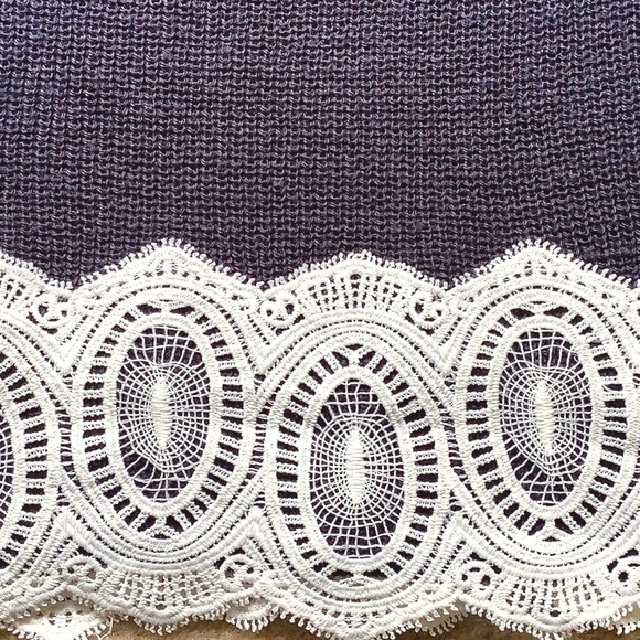 LC Lauren Conrad Navy Knit Sweater Lace Hem Sz XS - Picture 4 of 8